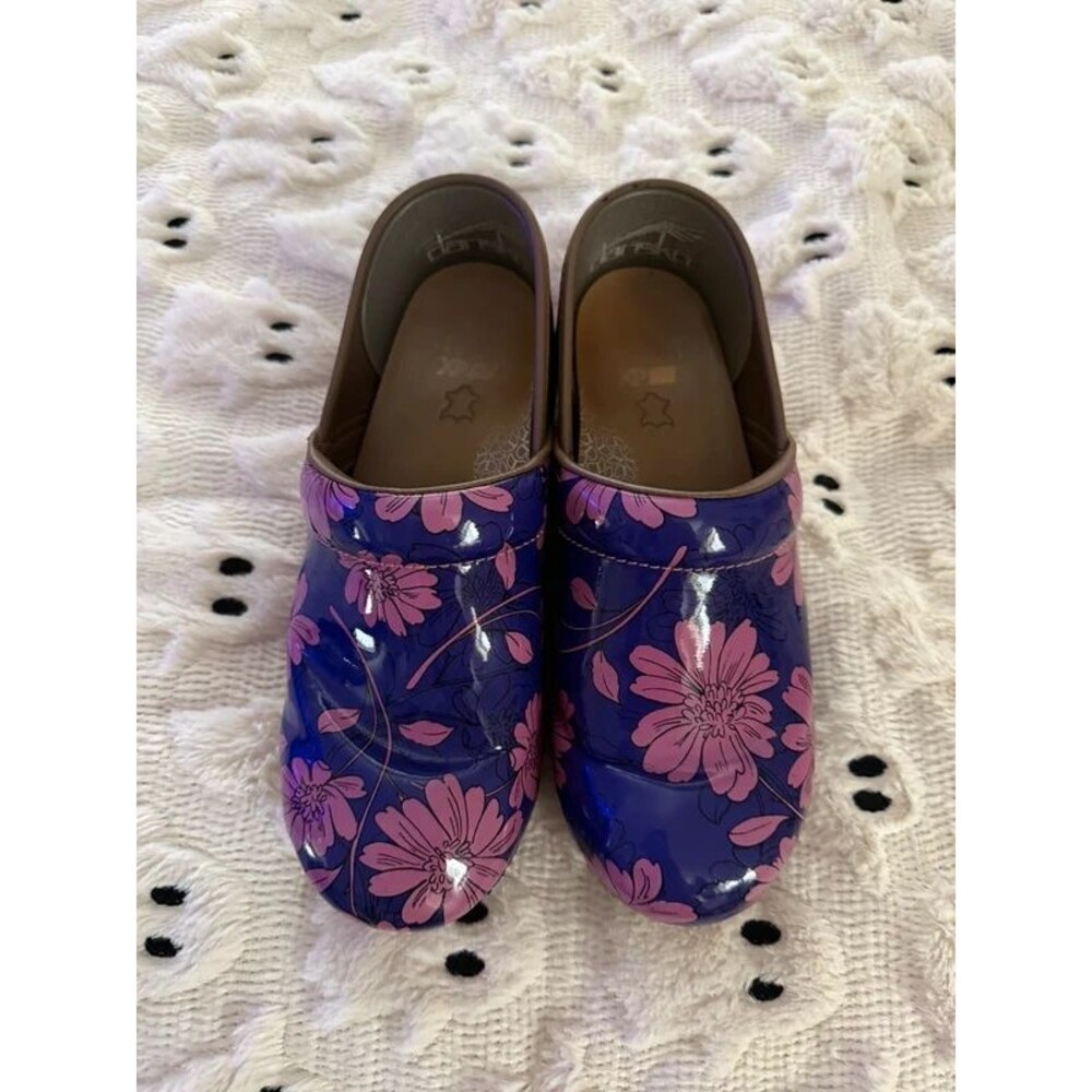 Dansko XP 2.0 Clog in Purple Bloom Patent